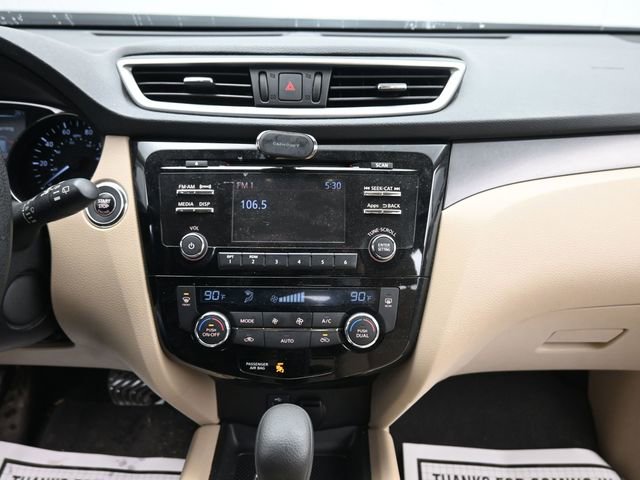 Used 2016 Nissan Rogue SV image 16