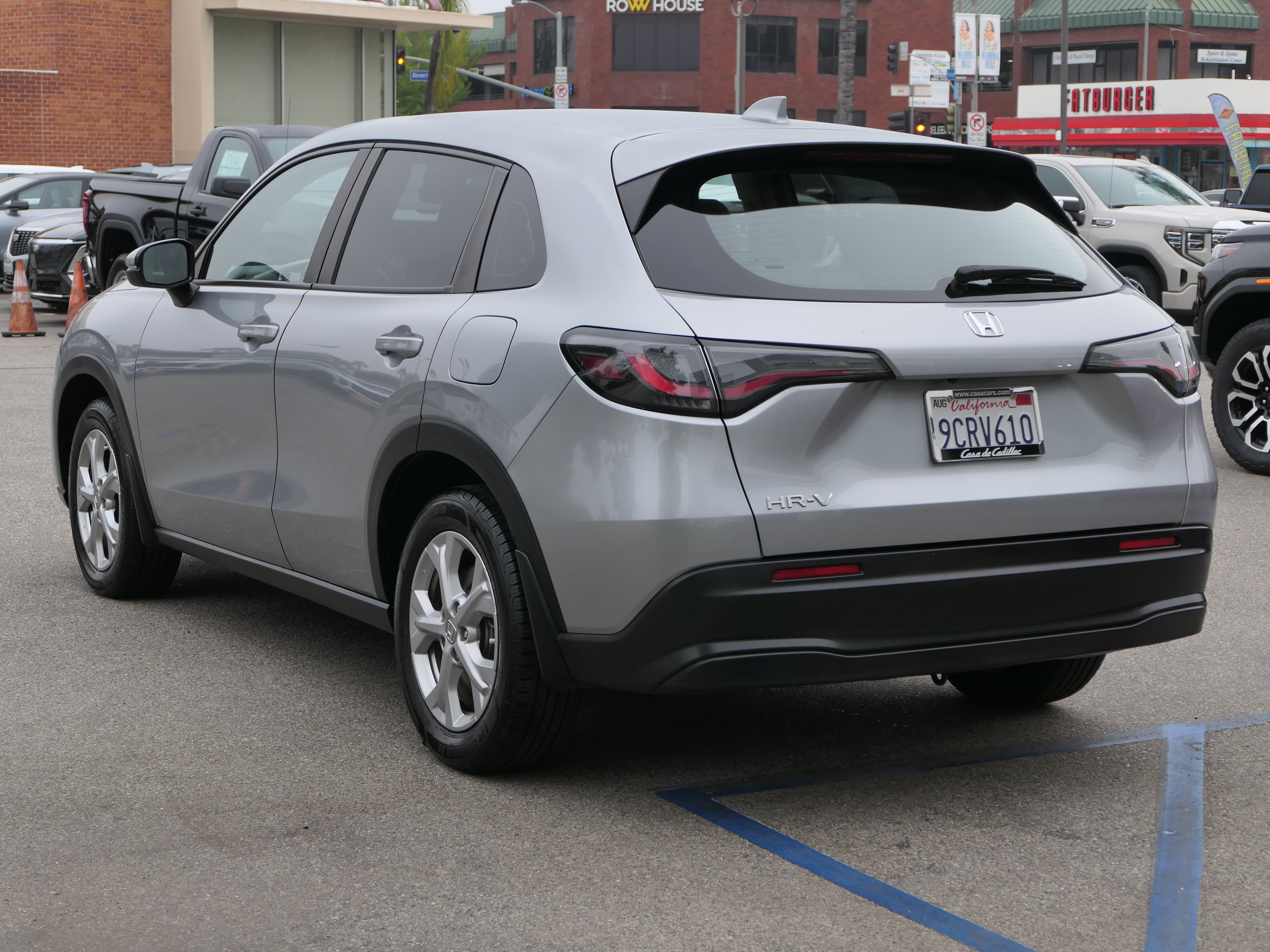 Used 2023 Honda HR-V LX image 3