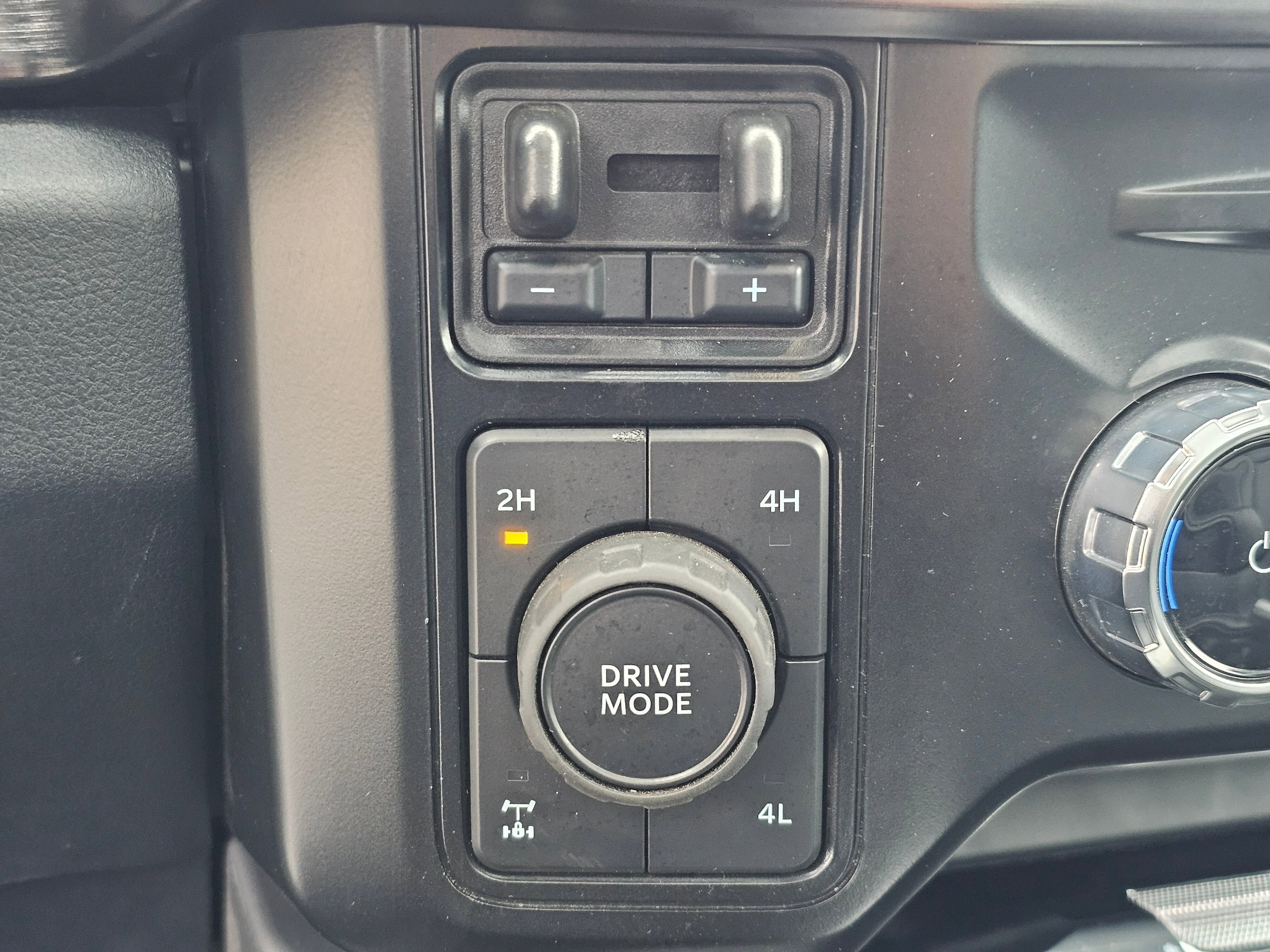 Used 2024 Ford F350 Lariat w/ Lariat Ultimate Package image 23