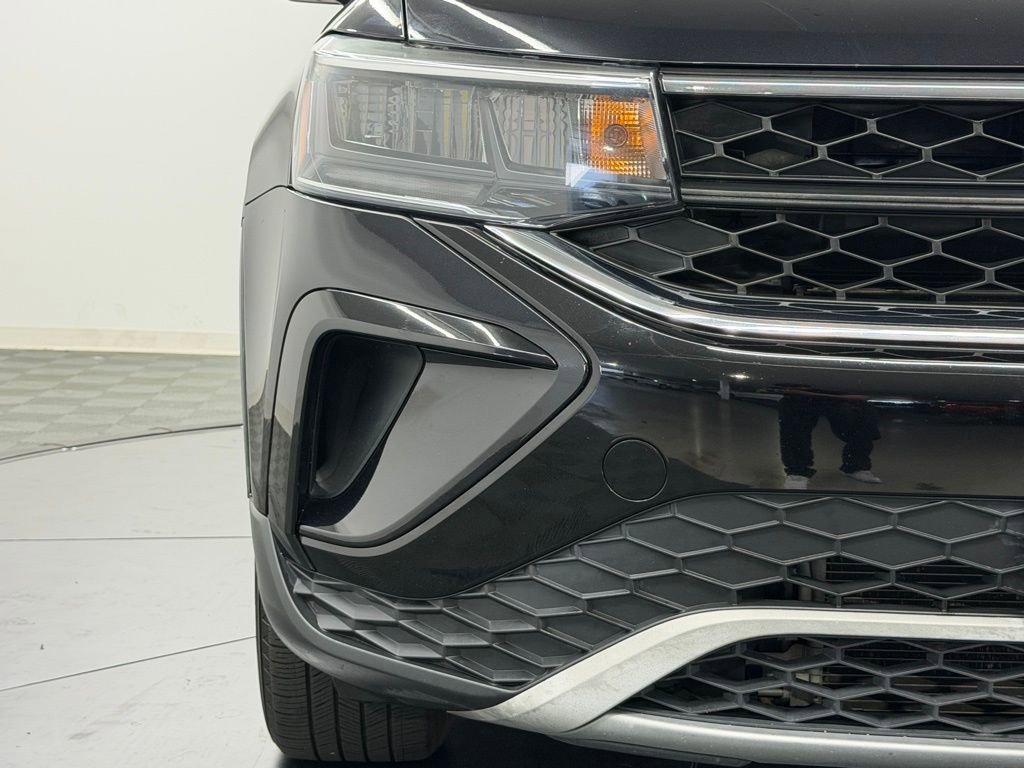 Used 2022 Volkswagen Taos SE w/ Panoramic Sunroof Package image 7