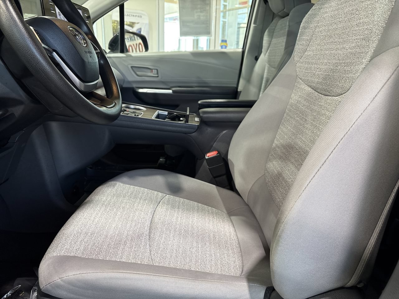 Certified 2021 Toyota Sienna LE FWD image 11
