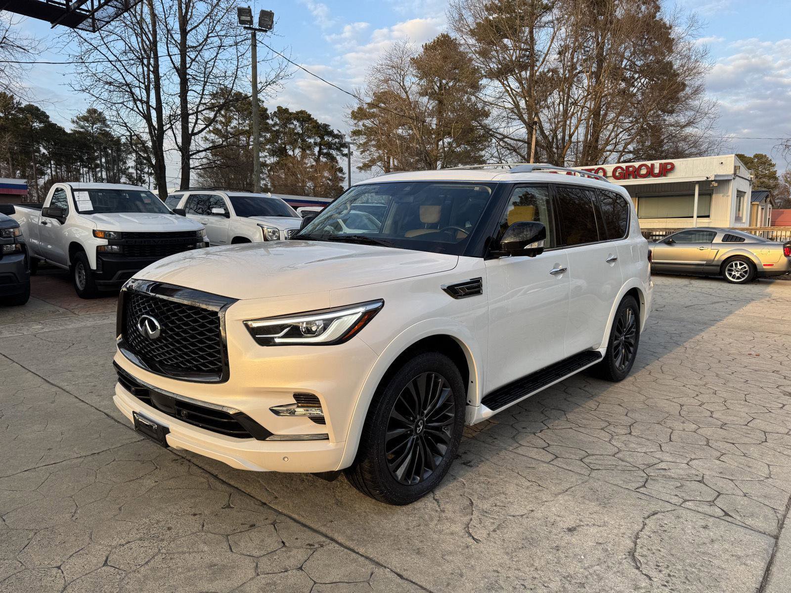 Used 2021 INFINITI QX80 Premium Select w/ All-Season Package image 1