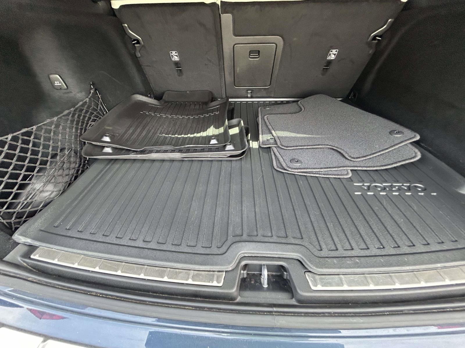 Certified 2023 Volvo XC60 B6 Ultimate w/ Protection Package Premier image 17