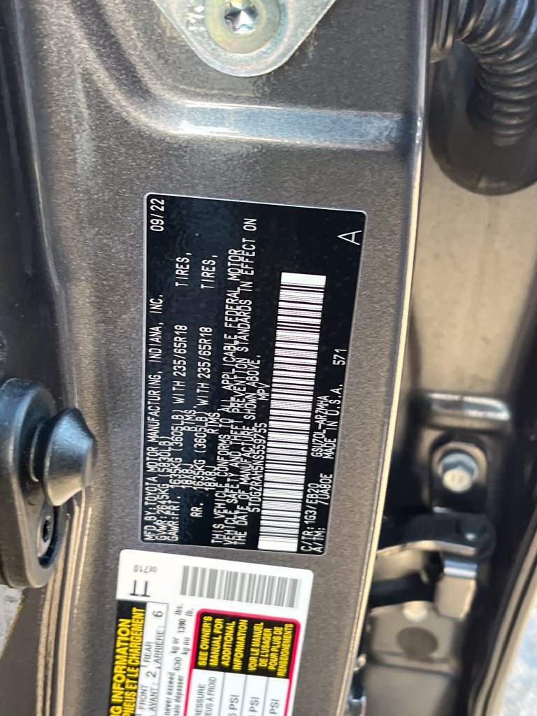 Used 2022 Toyota Highlander XLE FWD image 30