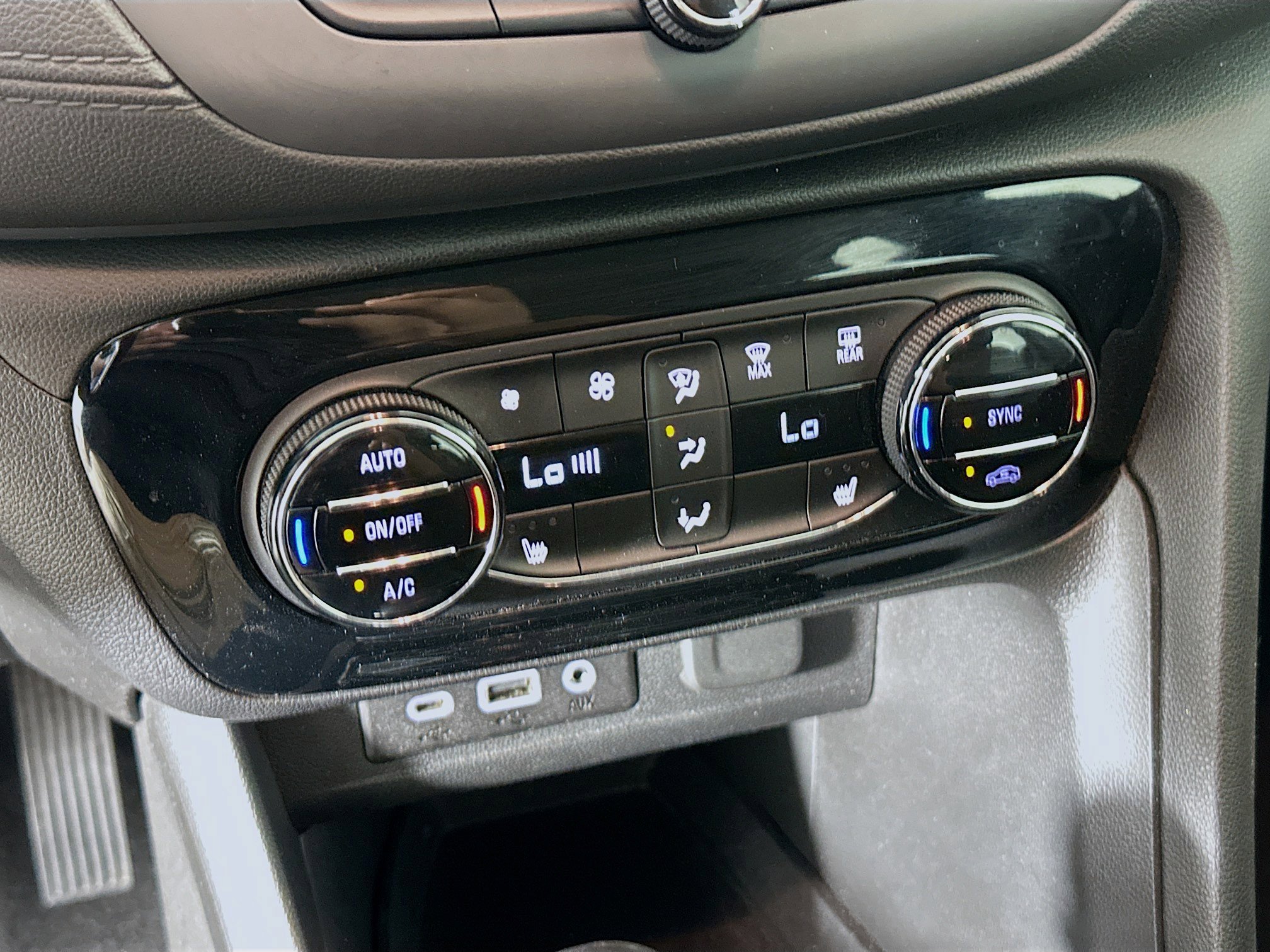 Used 2020 Buick Encore GX Select w/ Advanced Technology Package image 24