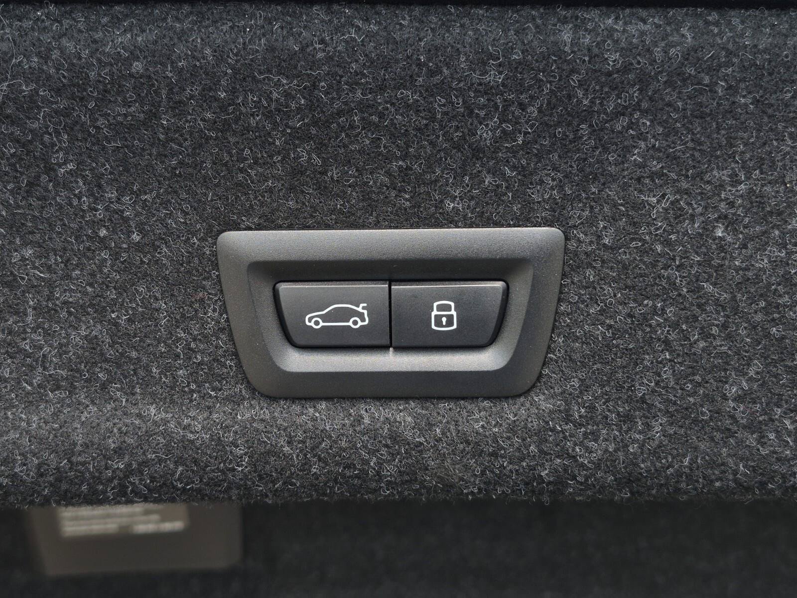 Used 2026 BMW 330i Sedan RWD image 9