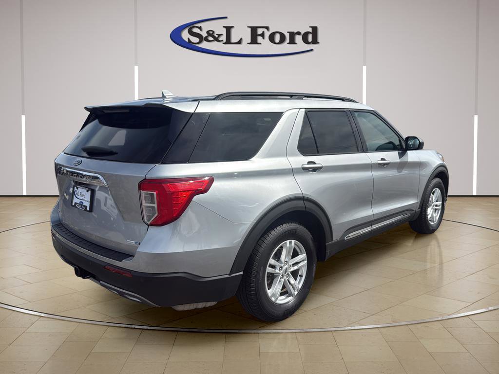 Used 2020 Ford Explorer XLT w/ Equipment Group 202A image 7