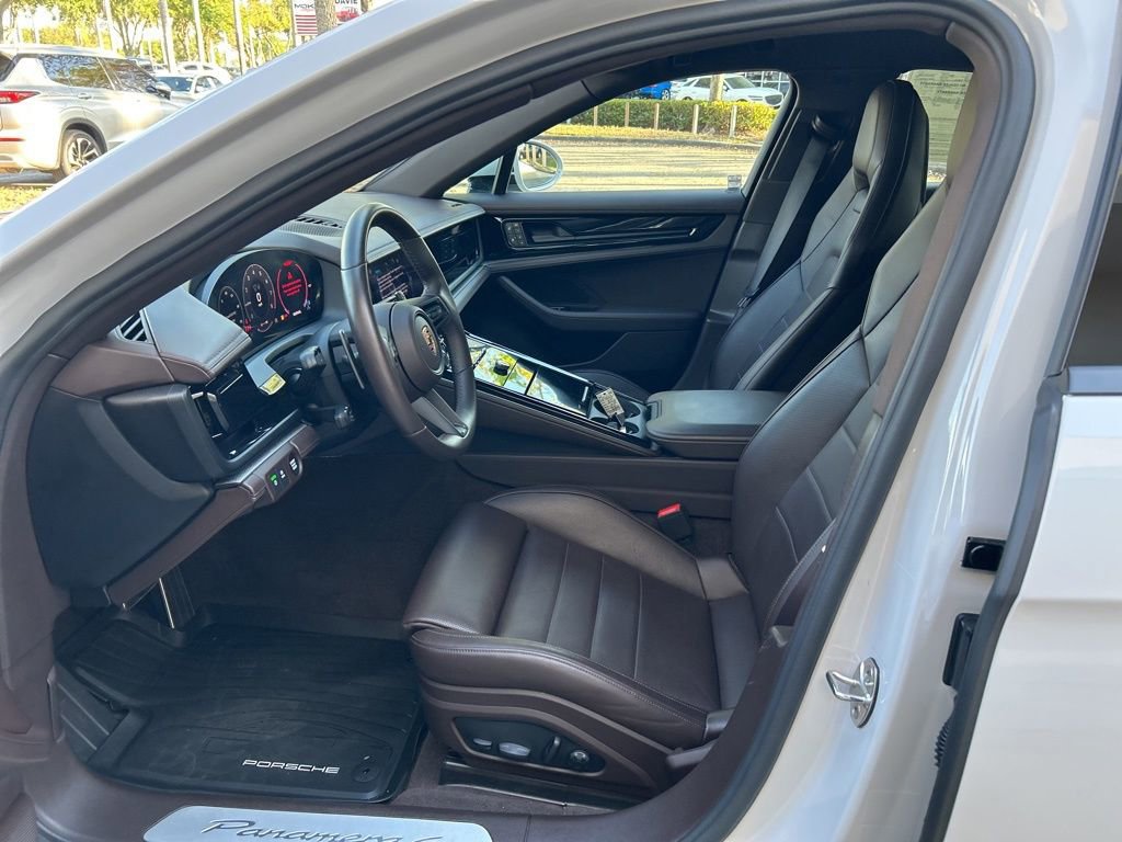 Used 2024 Porsche Panamera 4 image 5