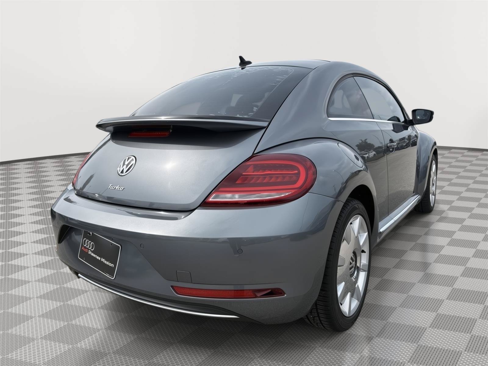 Used 2019 Volkswagen Beetle 2.0T SE w/ SE Premium Package FWD image 5