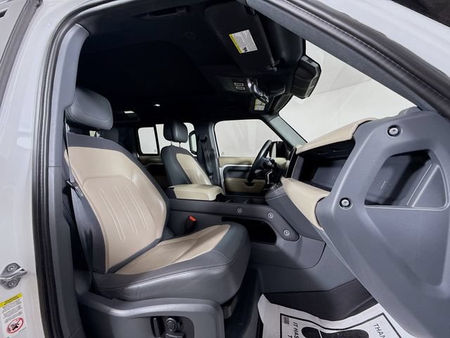 Certified 2022 Land Rover Defender 110 X-Dynamic HSE AWD/4WD image 30