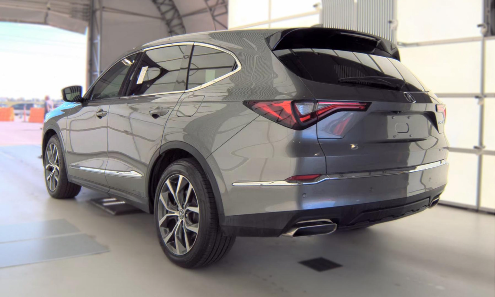 Used 2024 Acura MDX w/ Technology Package AWD/4WD image 3