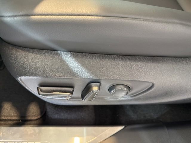 New 2025 Toyota Highlander XLE image 23