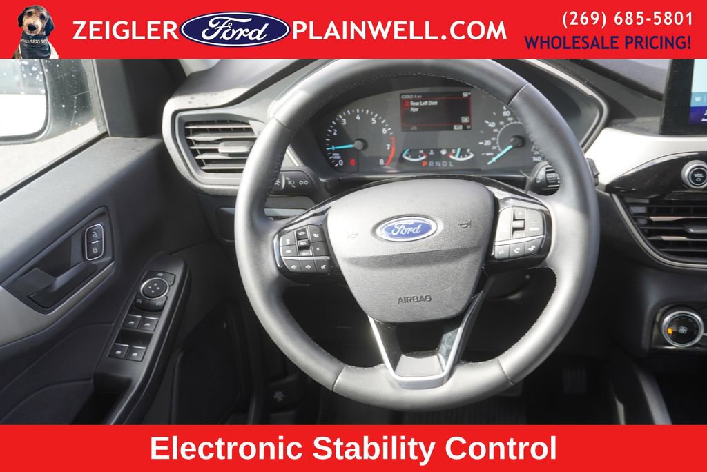 Used 2022 Ford Escape SE w/ Cold Weather Package image 14