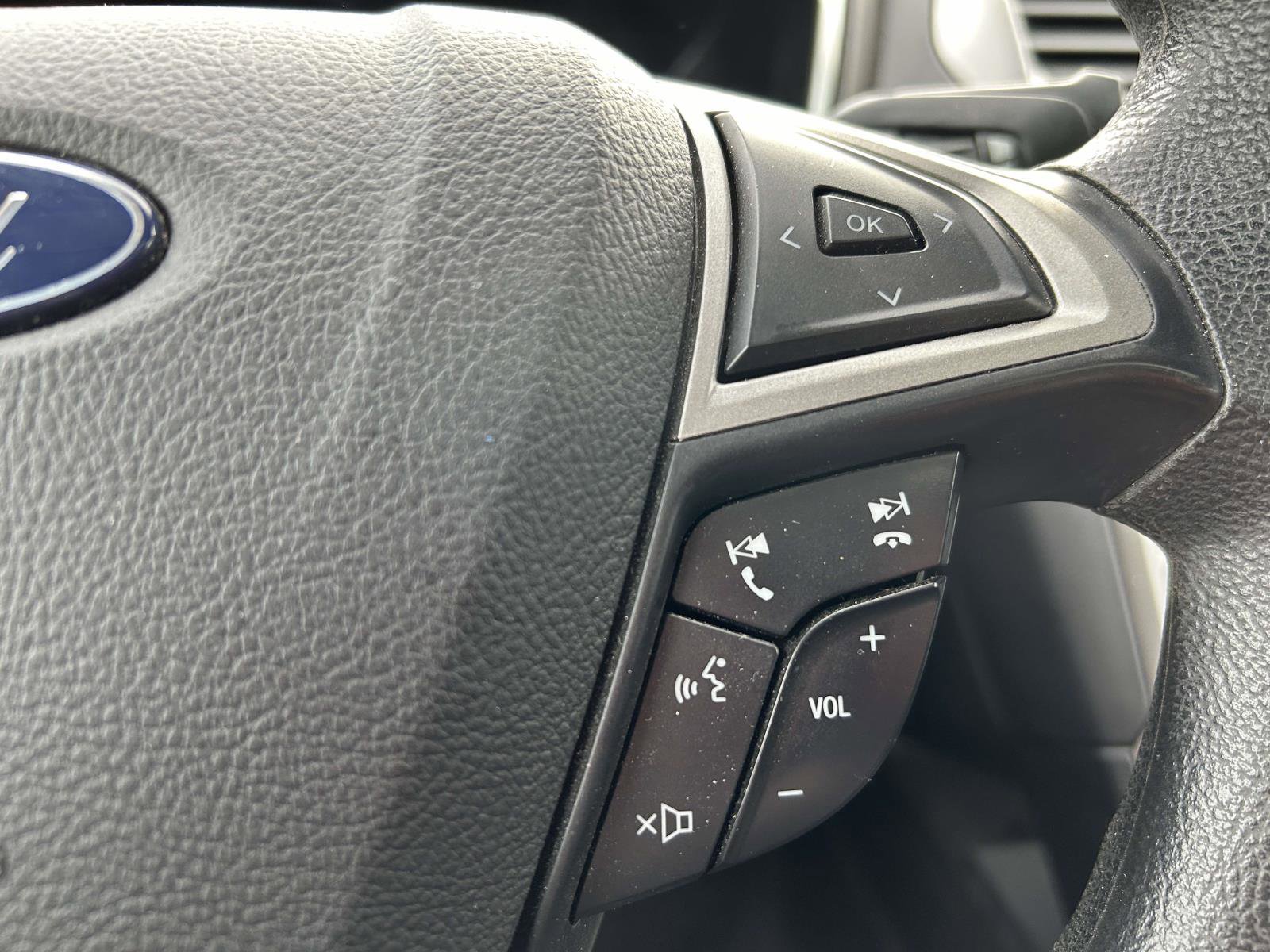 Used 2020 Ford Fusion SE FWD image 21