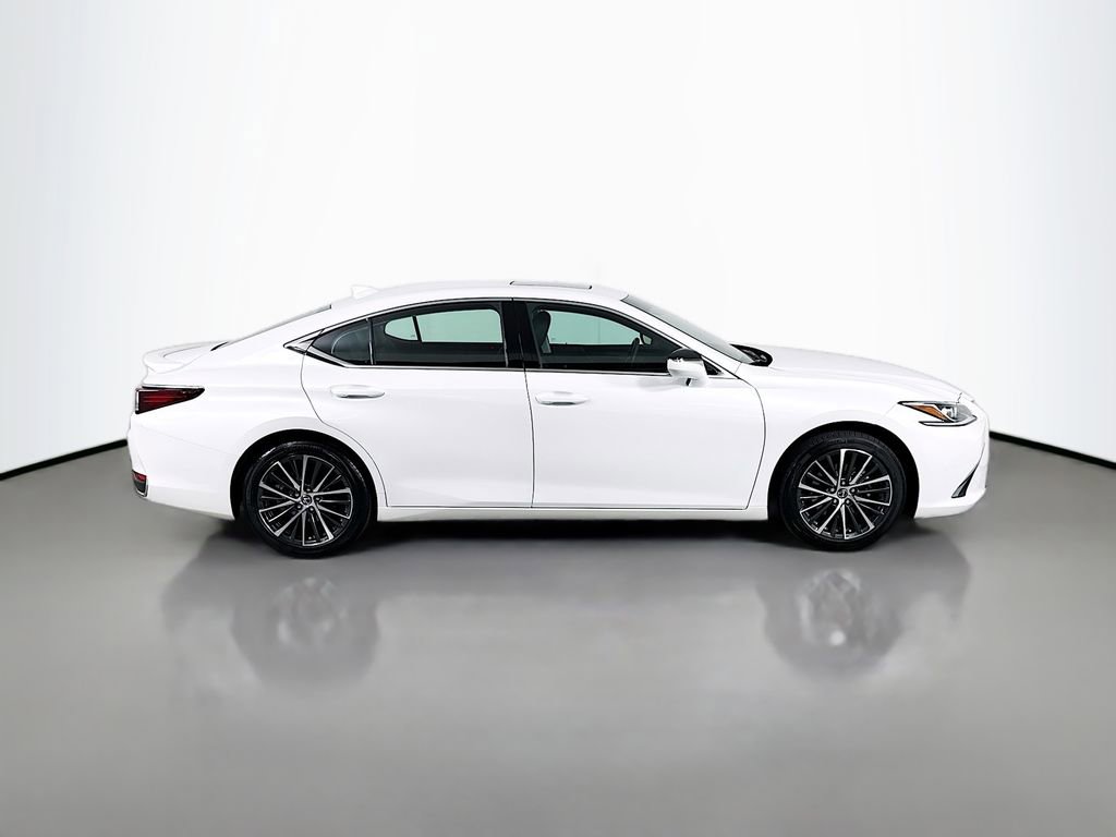 Used 2025 Lexus ES 300h w/ Premium Package image 4