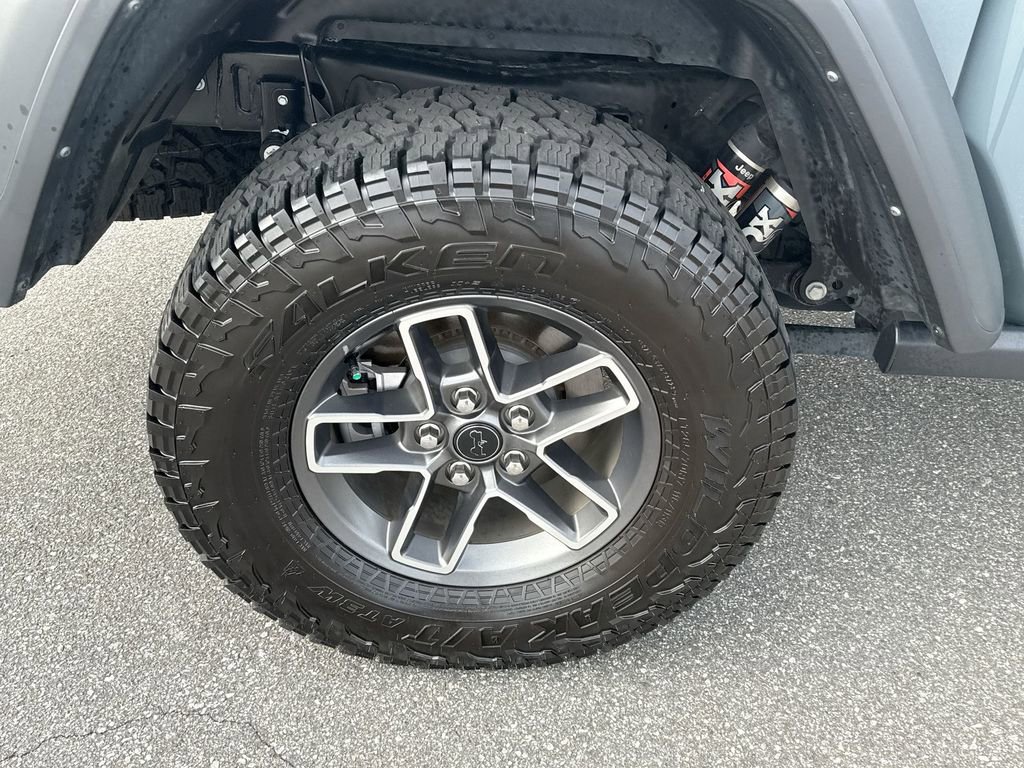 Used 2024 Jeep Gladiator Mojave w/ Technology Group image 32