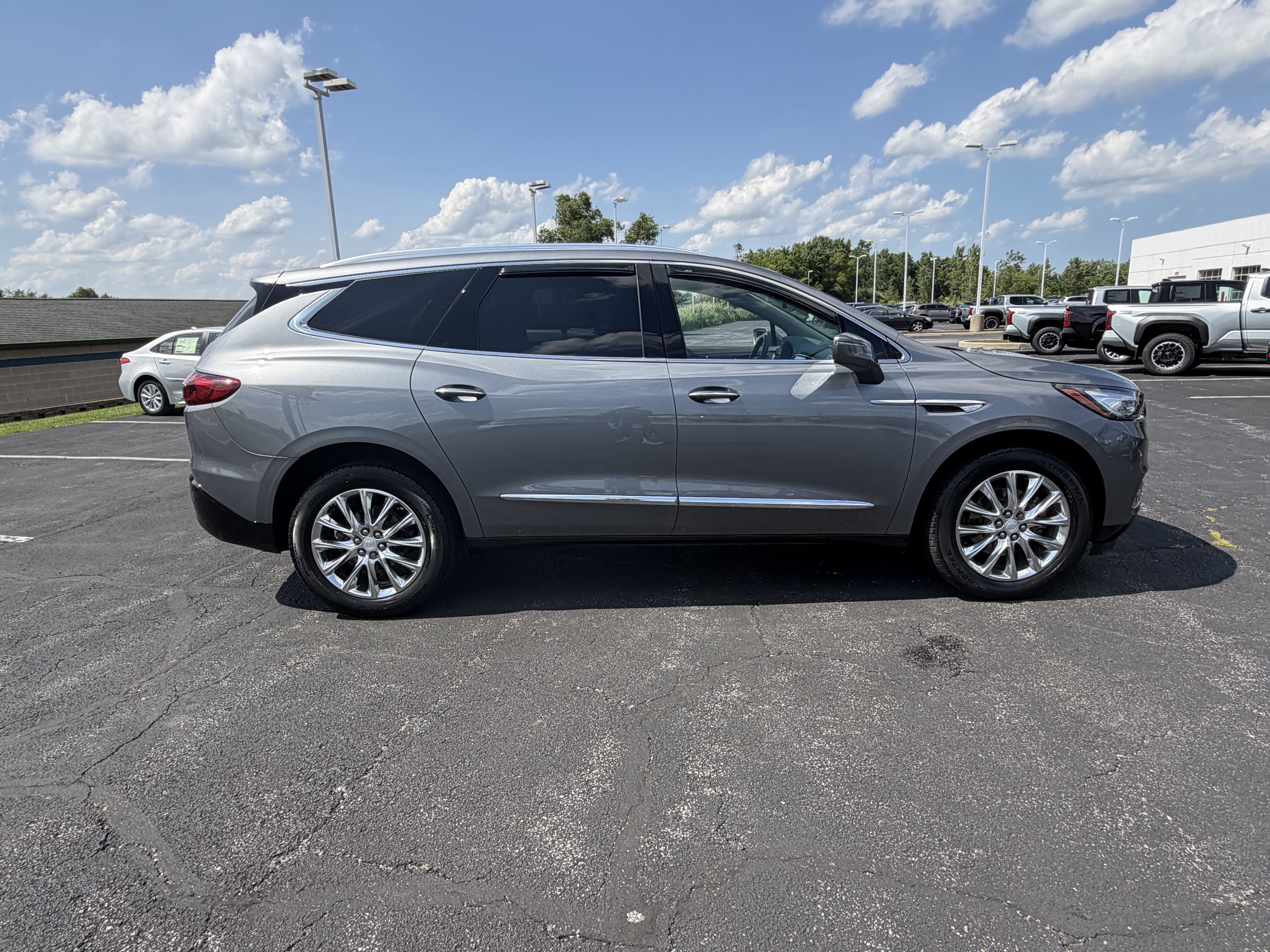 Used 2019 Buick Enclave Premium w/ Experience Buick Package AWD/4WD image 11