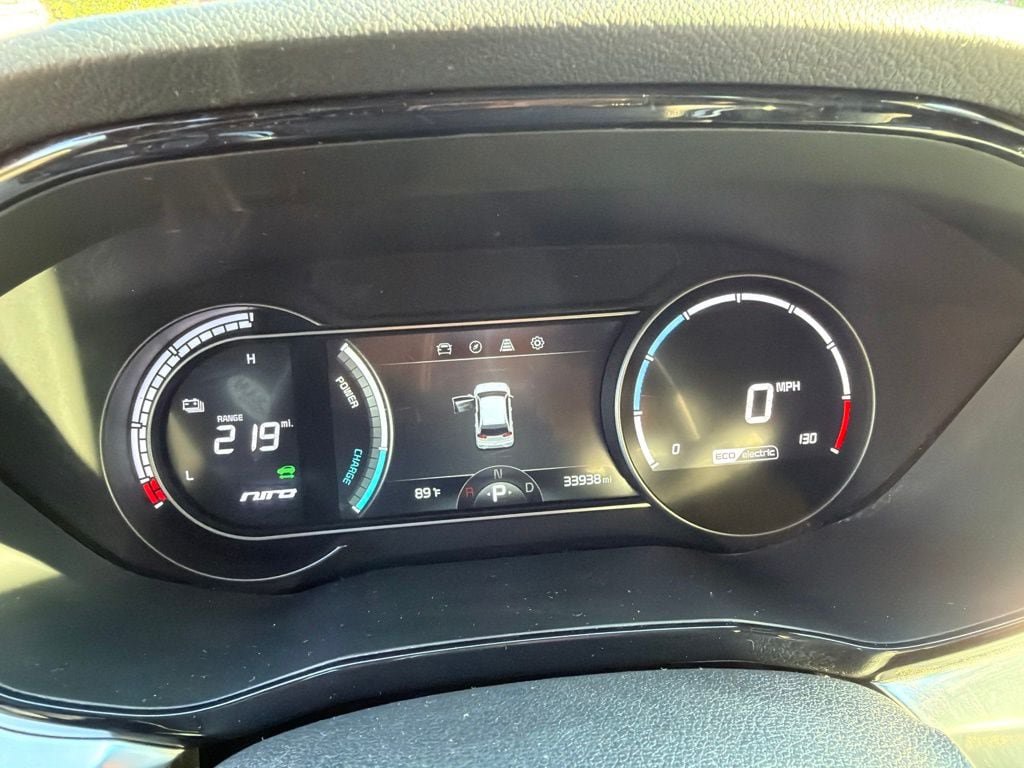 Certified 2022 Kia Niro EX Premium w/ Cold Weather Package FWD image 19