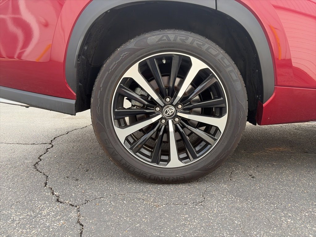 Used 2021 Toyota Highlander XSE image 9