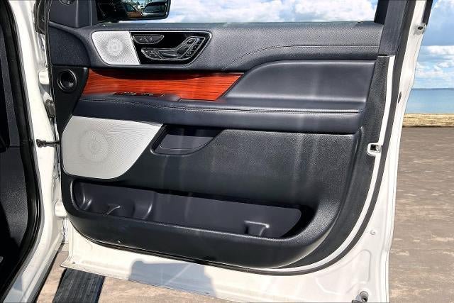 Used 2022 Lincoln Navigator Reserve AWD/4WD image 28