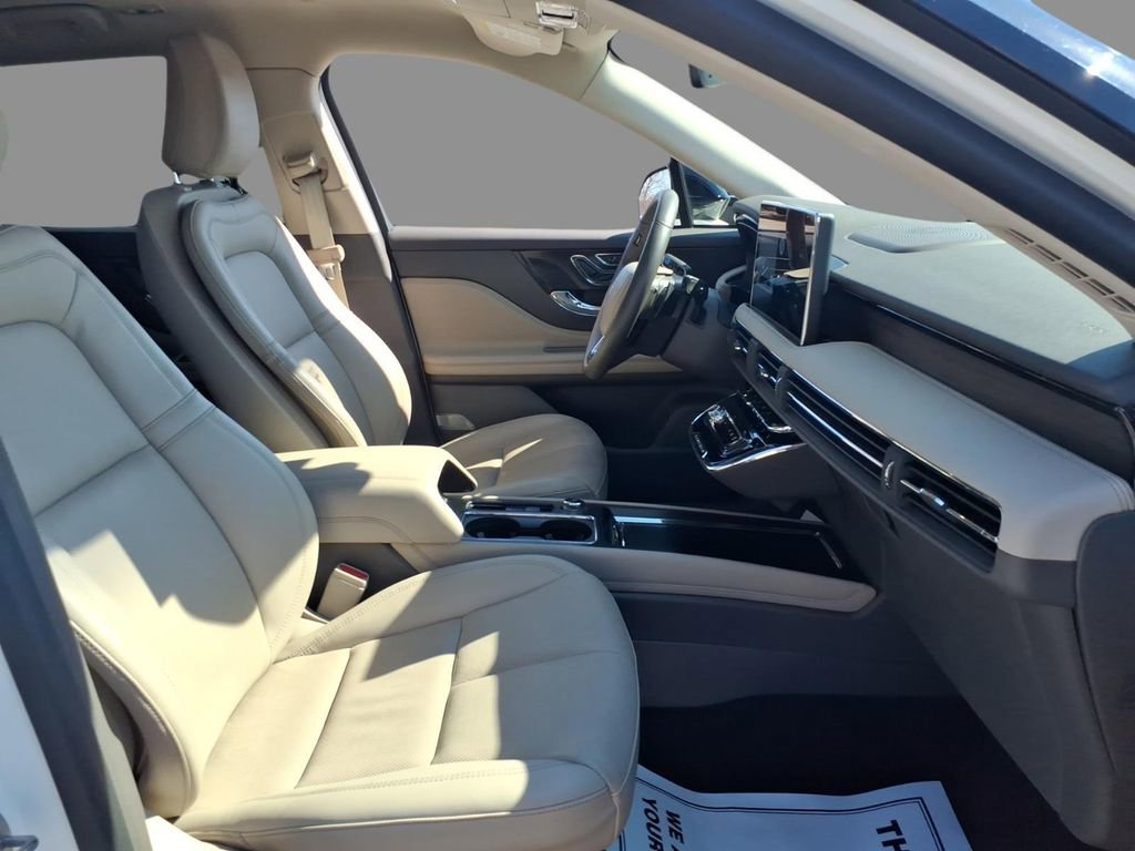 Certified 2023 Lincoln Corsair Reserve image 13