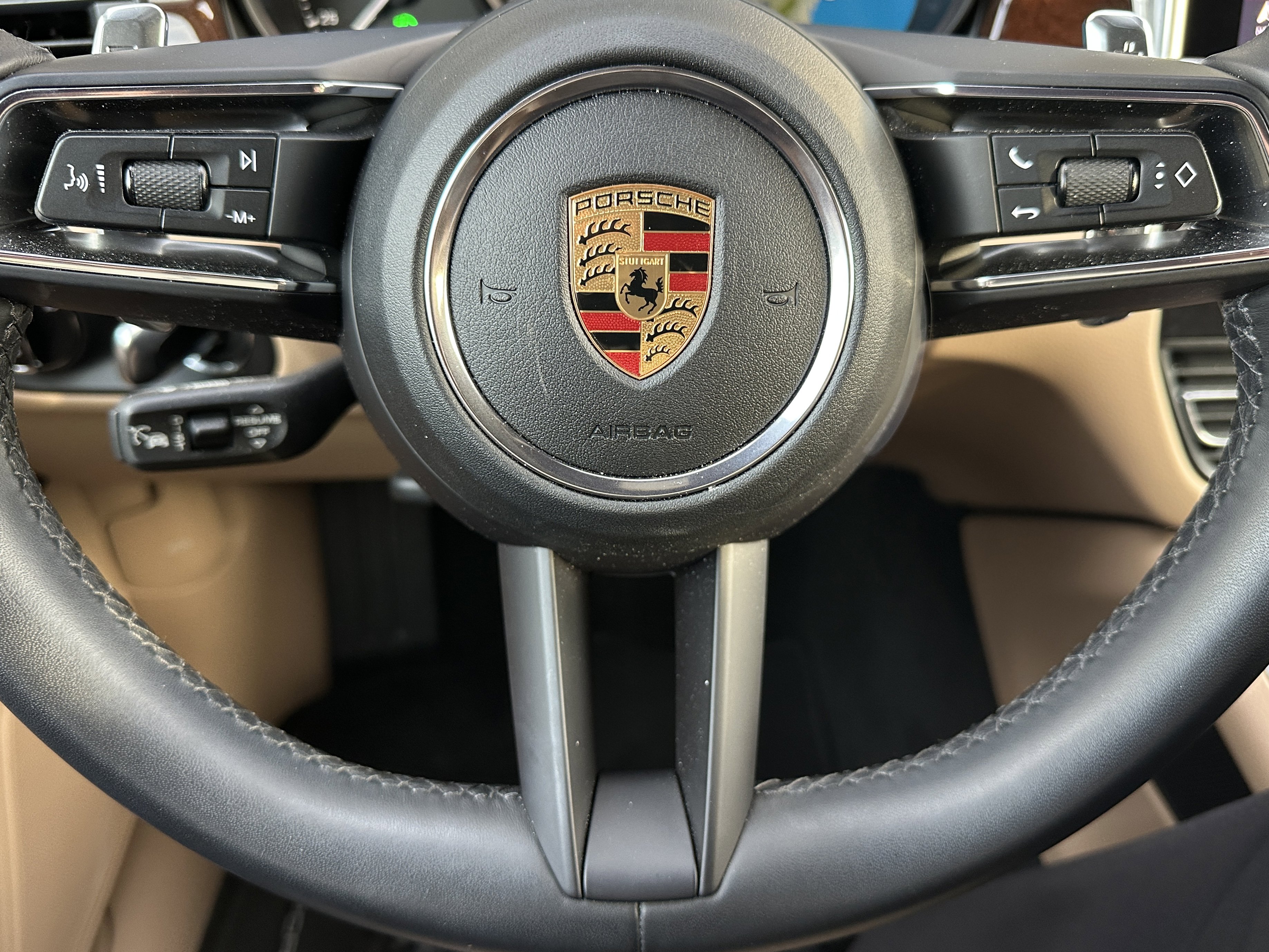 Certified 2023 Porsche Macan image 19