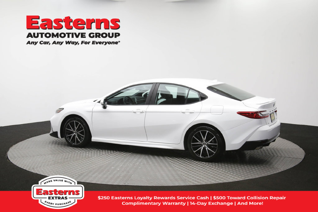 Used 2025 Toyota Camry SE FWD image 61