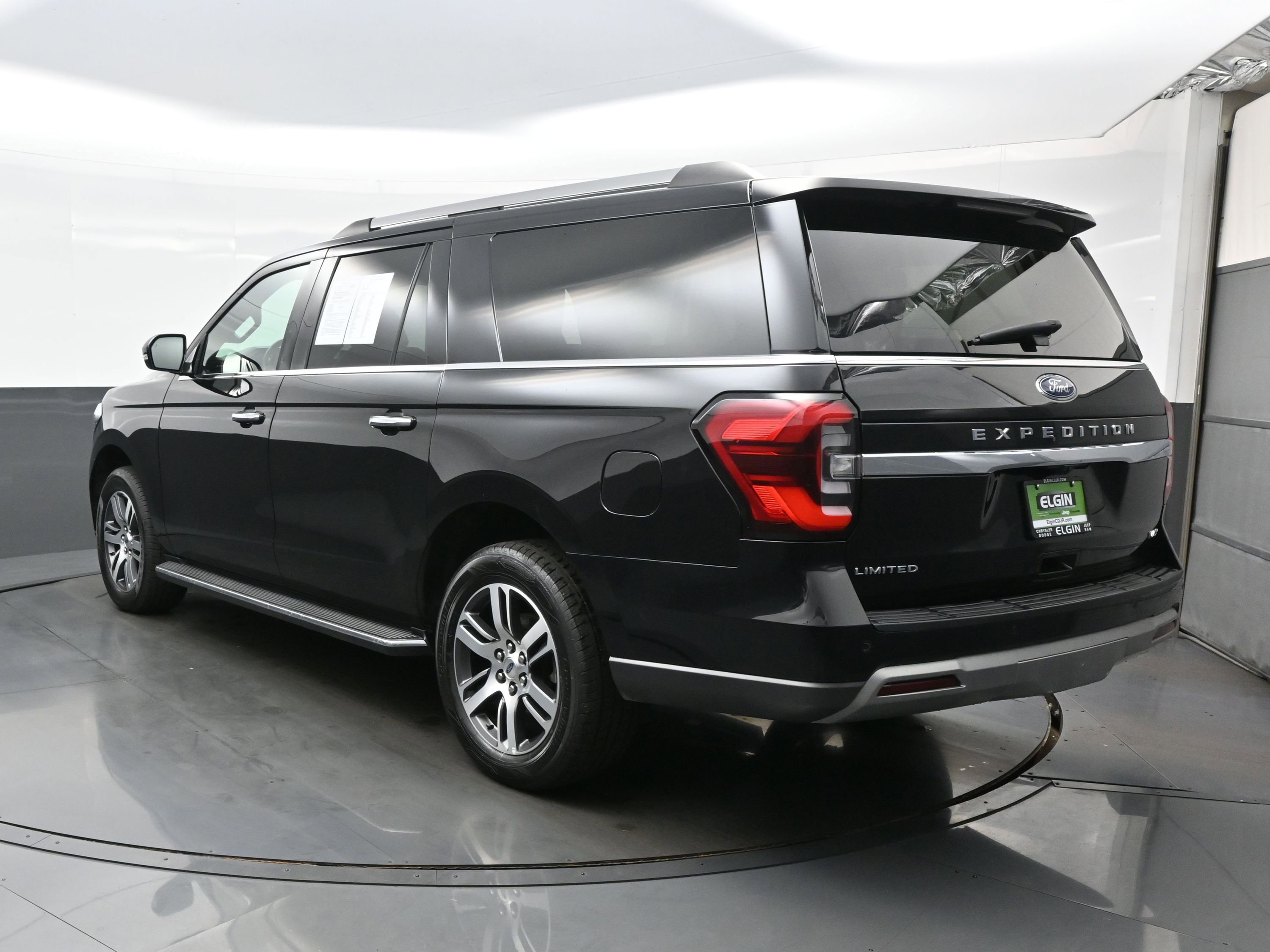 Used 2022 Ford Expedition Max Limited image 4