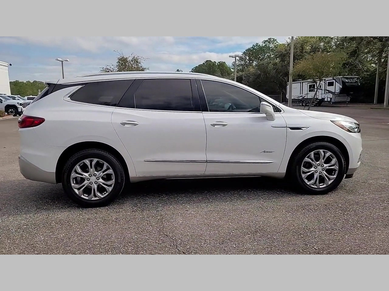 Used 2018 Buick Enclave Avenir w/ Avenir Technology Package image 27