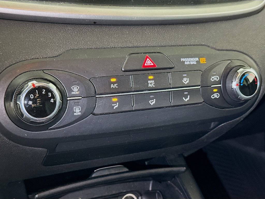 Used 2016 Kia Sorento L FWD image 12