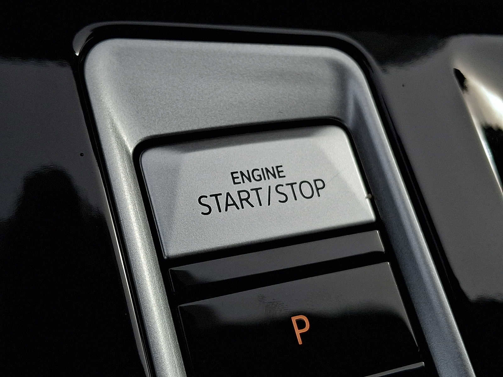 Used 2025 Volkswagen Atlas Peak Edition SE AWD/4WD image 21