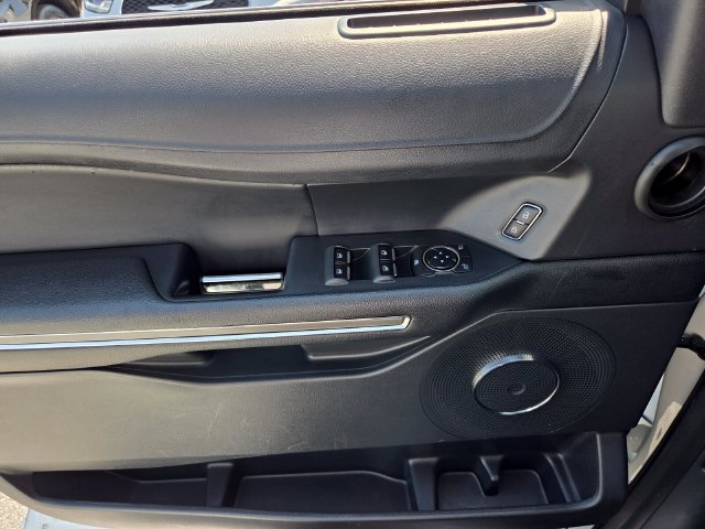 Used 2024 Ford Expedition XLT RWD image 30