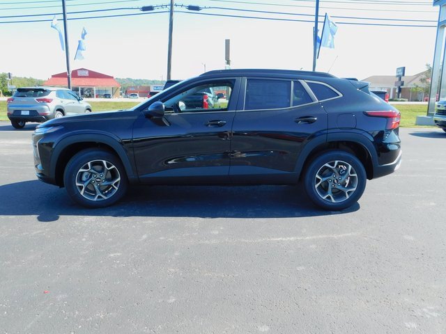 New 2025 Chevrolet Trax LT w/ Sunroof Package image 6
