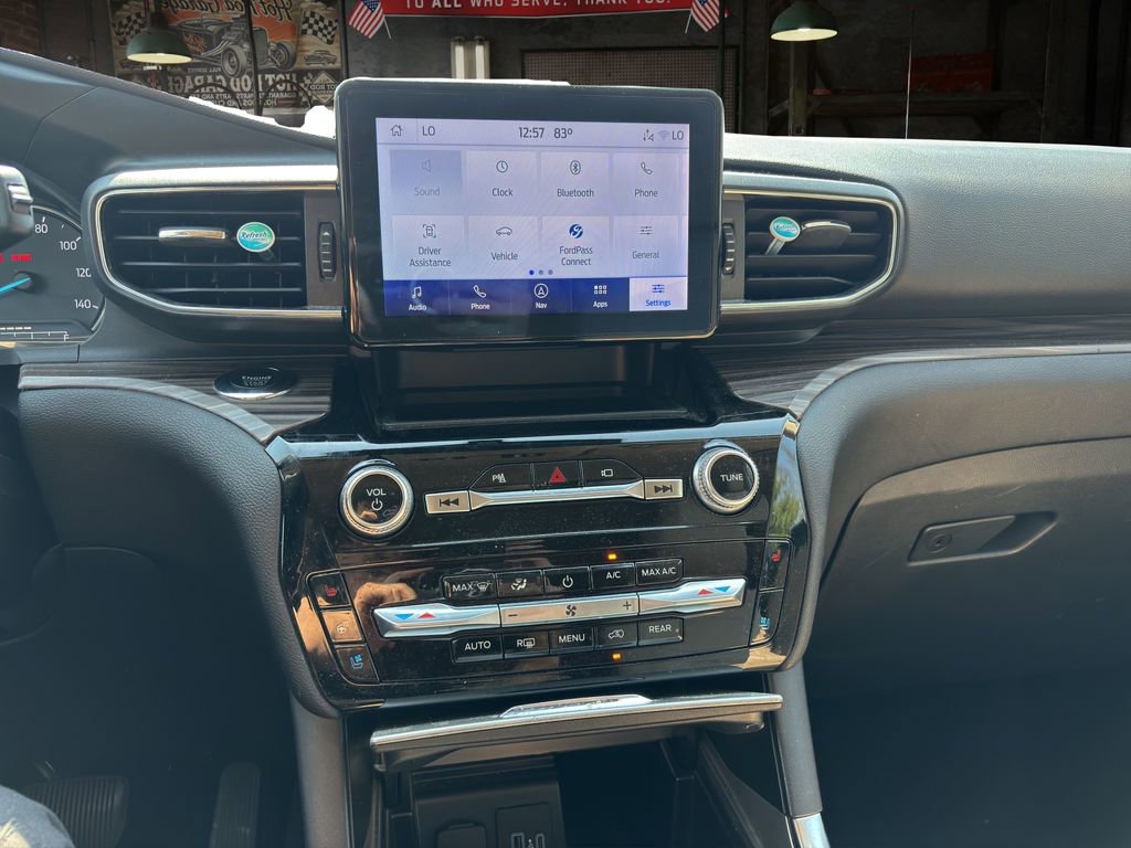 Used 2022 Ford Explorer Limited w/ Equipment Group 301A image 23