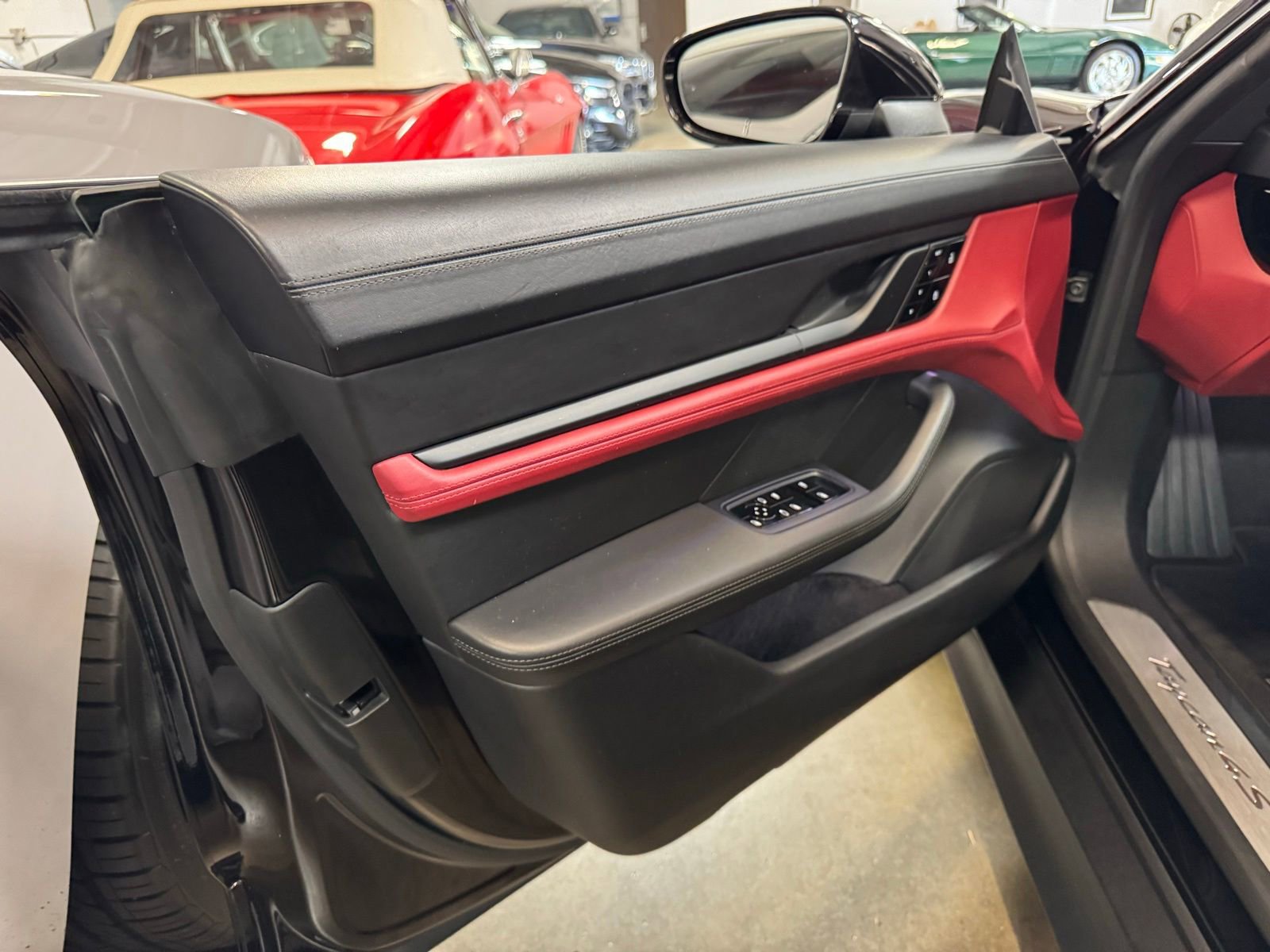 Used 2020 Porsche Taycan 4S AWD/4WD image 8