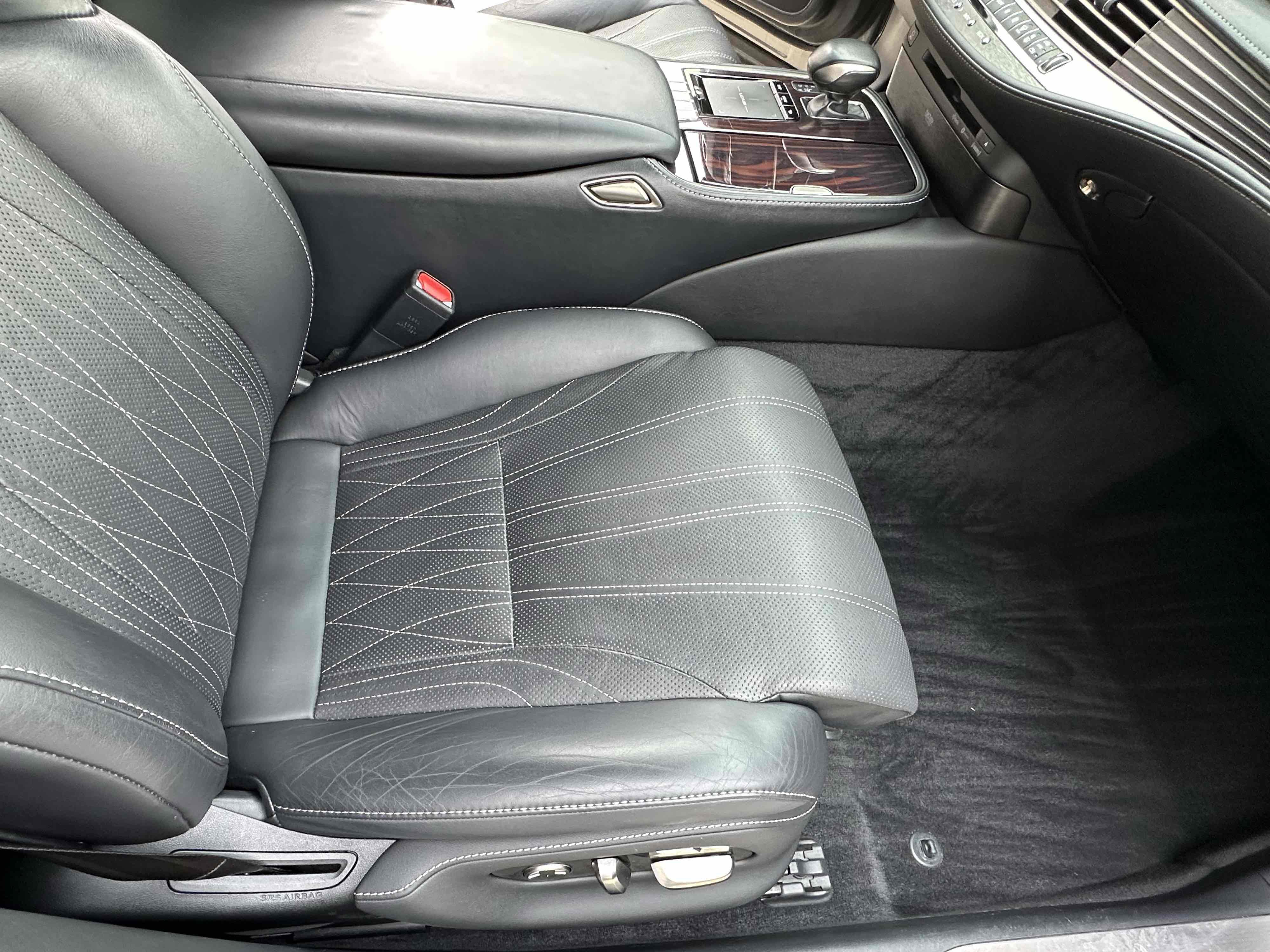 Used 2018 Lexus LS 500 Luxury w/ Luxury Package image 22