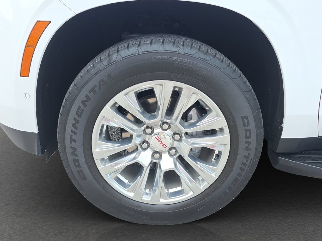Used 2026 GMC Yukon Denali w/ Advanced Technology Package AWD/4WD image 4