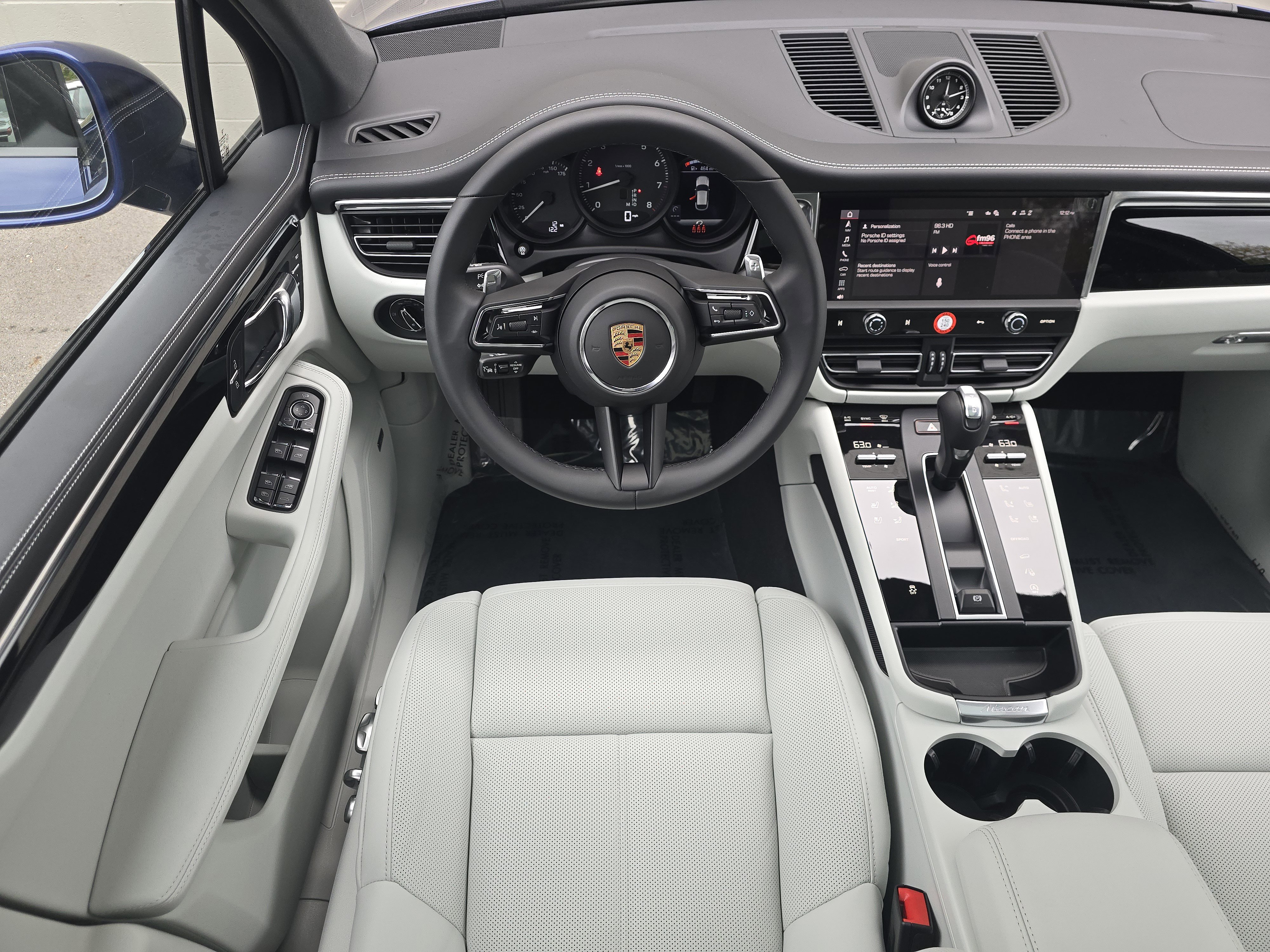 New 2026 Porsche Macan image 17