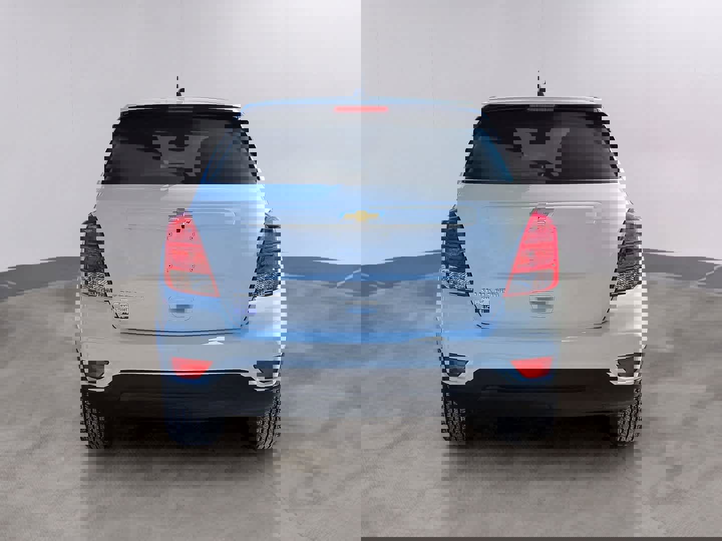 Certified 2022 Chevrolet Trax LS w/ Tint and Cruise Package image 5