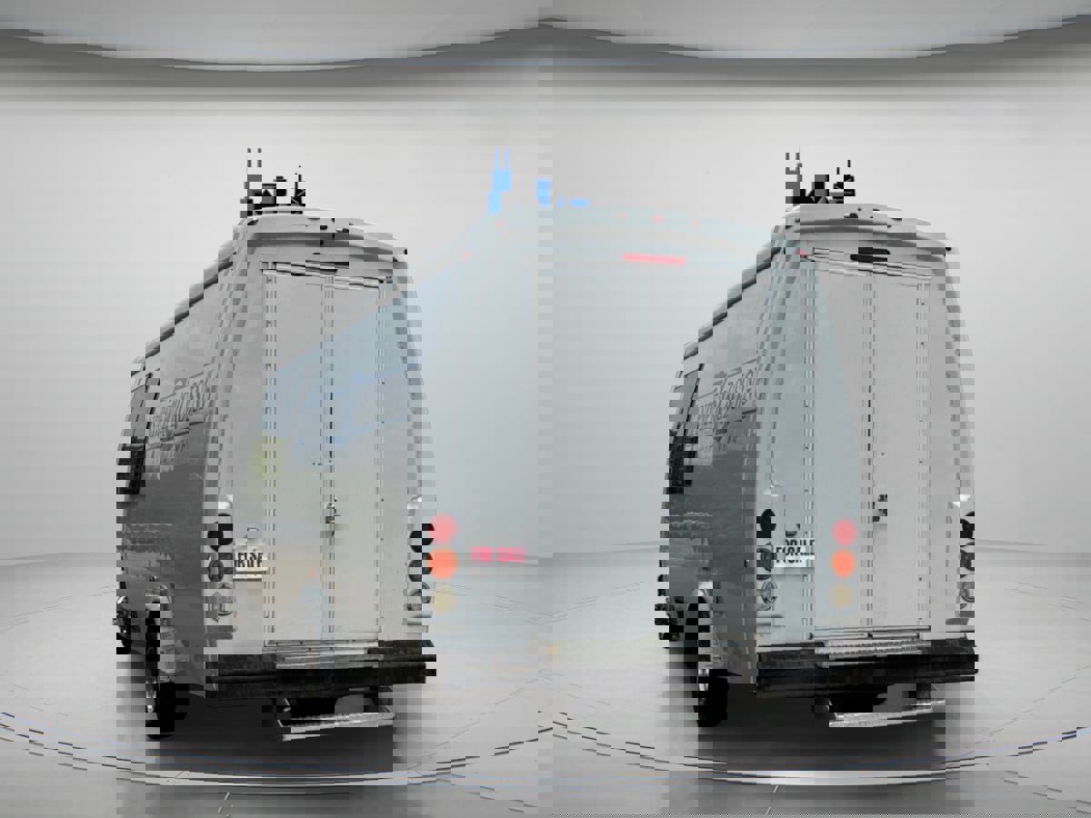 Used 2016 Ford E-450 and Econoline 450 Super Duty w/ Shuttle Bus Prep Package image 4