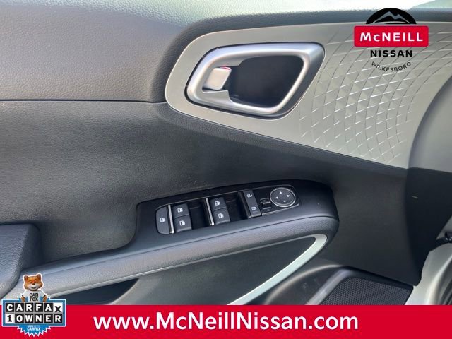 Used 2023 Kia Soul LX image 18