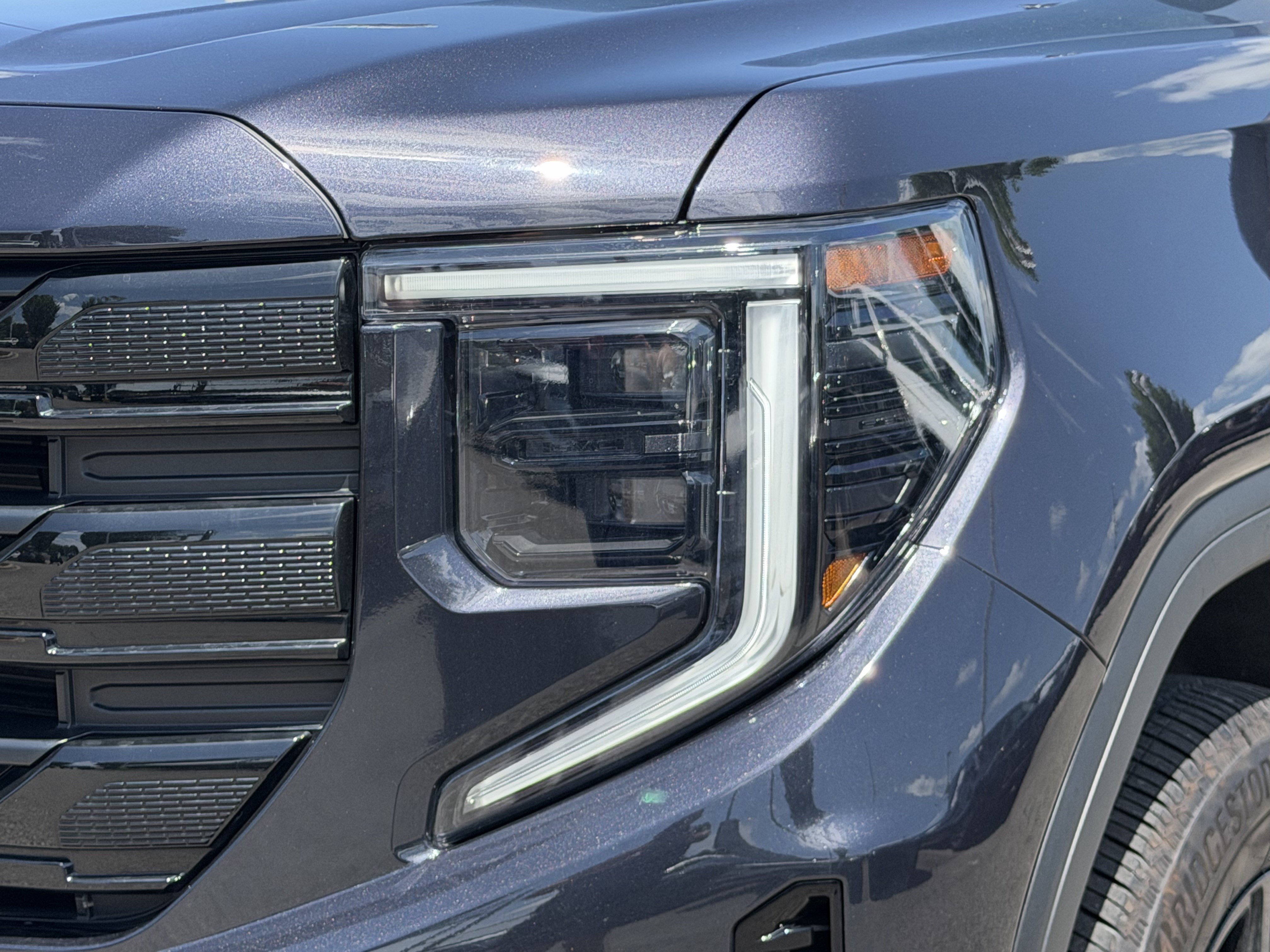 Used 2025 GMC Sierra 1500 Elevation AWD/4WD image 6