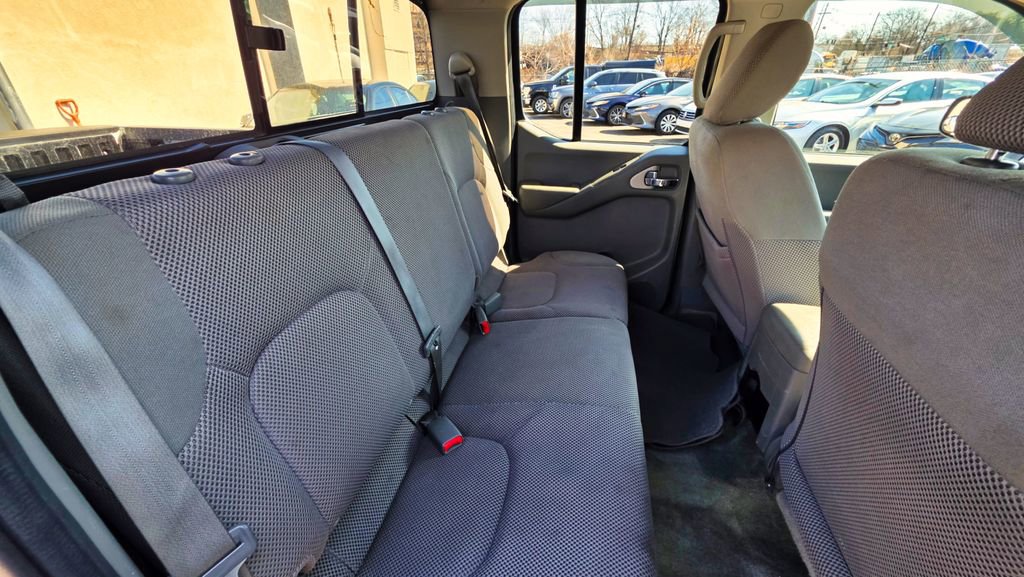 Used 2016 Nissan Frontier SV w/ SV Value Truck Package image 18