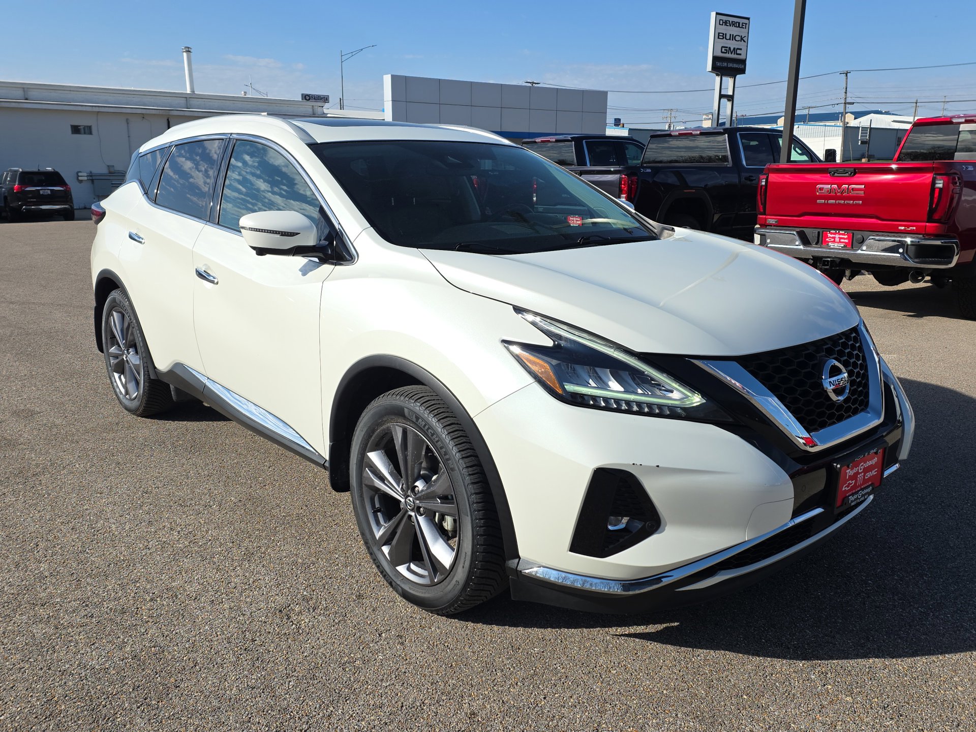Used 2021 Nissan Murano Platinum image 2