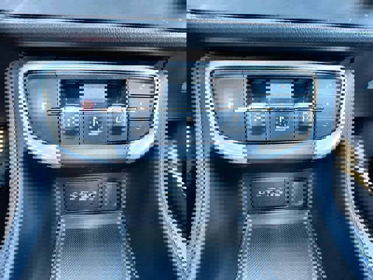 Used 2024 GMC Terrain SLE image 15