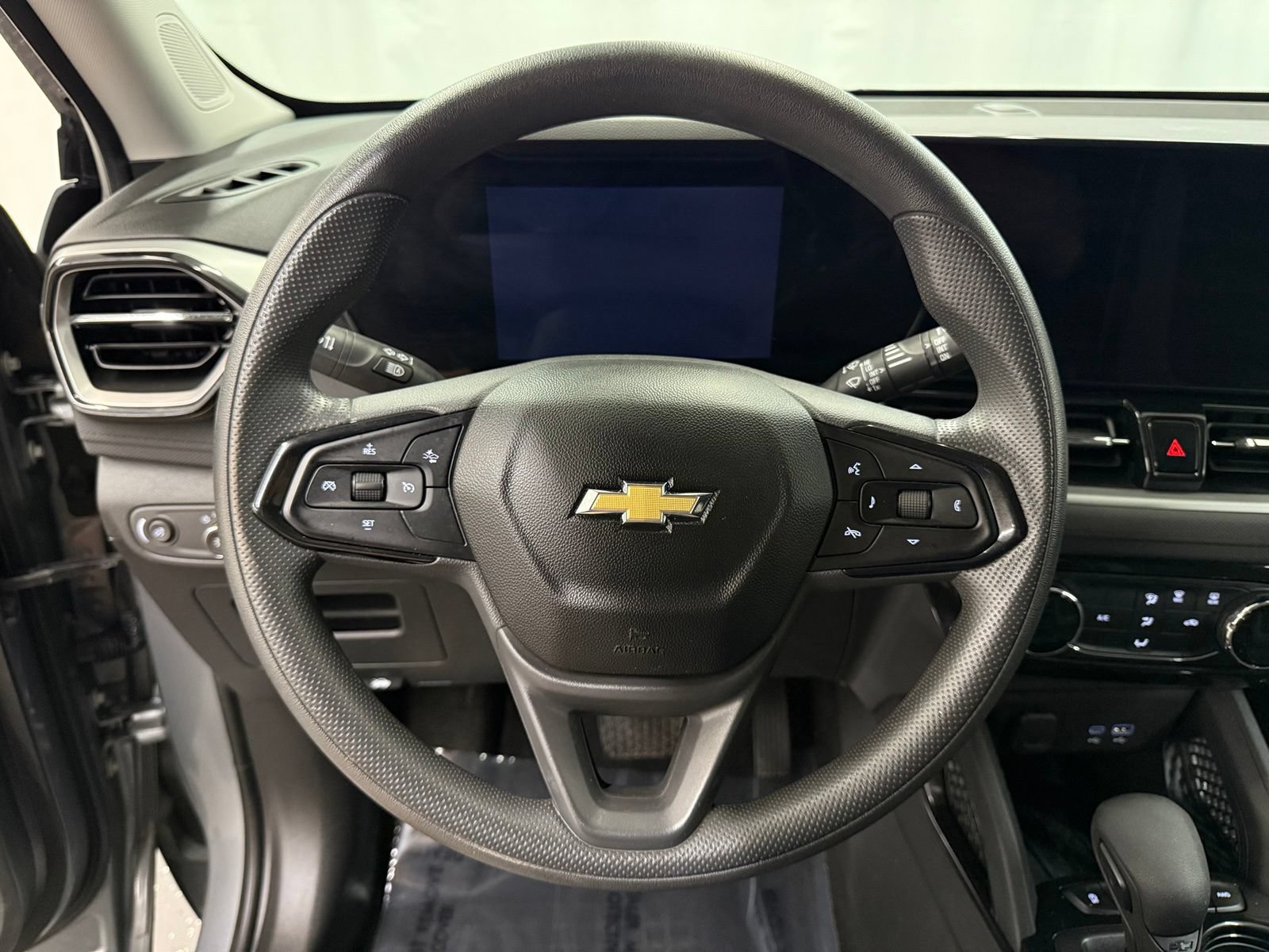Used 2024 Chevrolet TrailBlazer LT AWD/4WD image 12