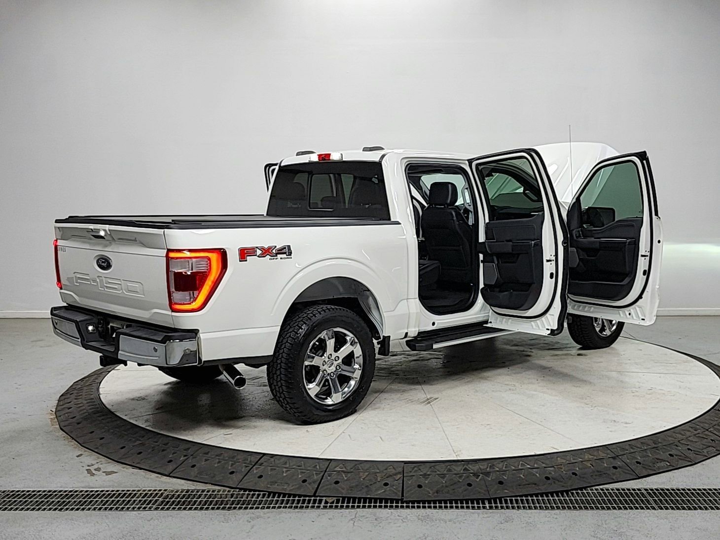 Used 2021 Ford F150 Lariat w/ Equipment Group 502A High AWD/4WD image 15