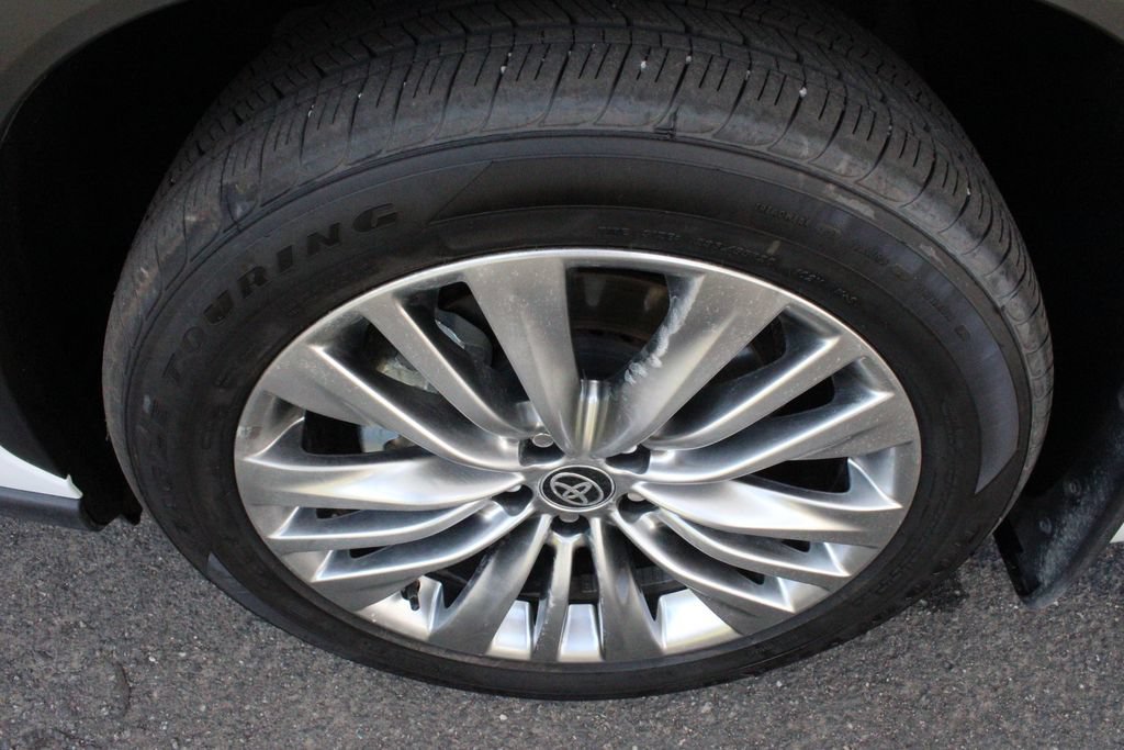 Certified 2026 Toyota Highlander Platinum AWD/4WD image 74