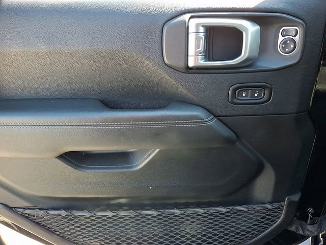 Used 2019 Jeep Wrangler Unlimited Sahara image 12