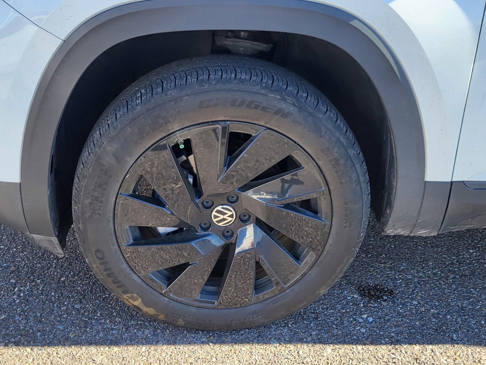 Used 2024 Volkswagen Atlas Cross Sport SE image 24